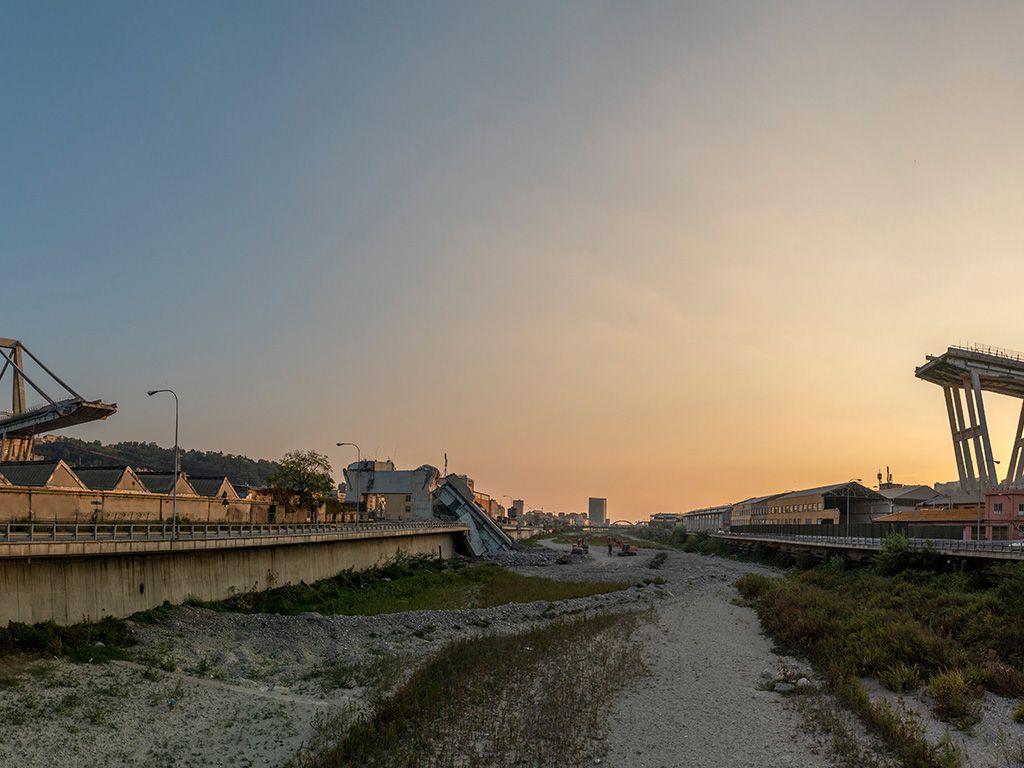 Wat was de naam van de ingestorte brug?