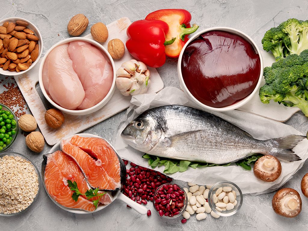 We zoeken een zogenaamd sporenelement. Dit wil zeggen dat we er dagelijks een minimale hoeveelheid van nodig hebben, maar dat grote hoeveelheden erg nadelige gevolgen kunnen hebben. Het element heeft de bijzondere eigenschap dat het licht kan omzetten in elektriciteit. Hoe meer licht er is, hoe beter het de elektriciteit geleidt. Het element staat in de tabel van Mendelejev net onder zwavel, waardoor het zeer gelijkaardige kenmerken heeft. Wat is de naam van dit element, waarvan het symbool ook met een S begint?